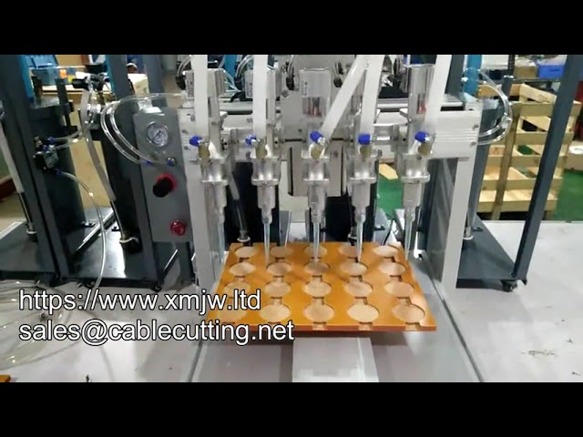 Yüksek Hızlı 5 Litre Basınçlı Tanklı 5 Başlı Otomatik Yapıştırıcı Dağıtma Robotu
